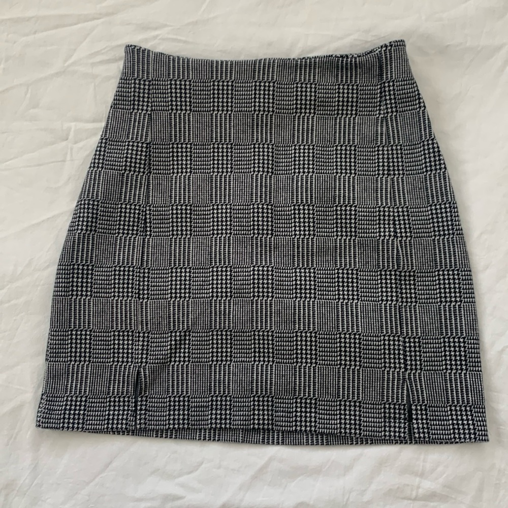 Brandy Melville Houndstooth Mini Skirt